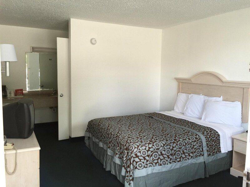 Days Inn Pensacola North Ferry Pass エクステリア 写真