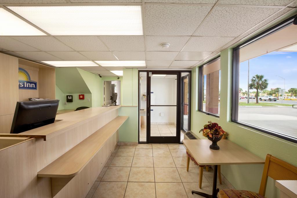 Days Inn Pensacola North Ferry Pass エクステリア 写真