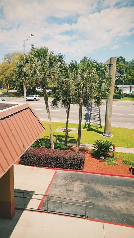 Days Inn Pensacola North Ferry Pass エクステリア 写真