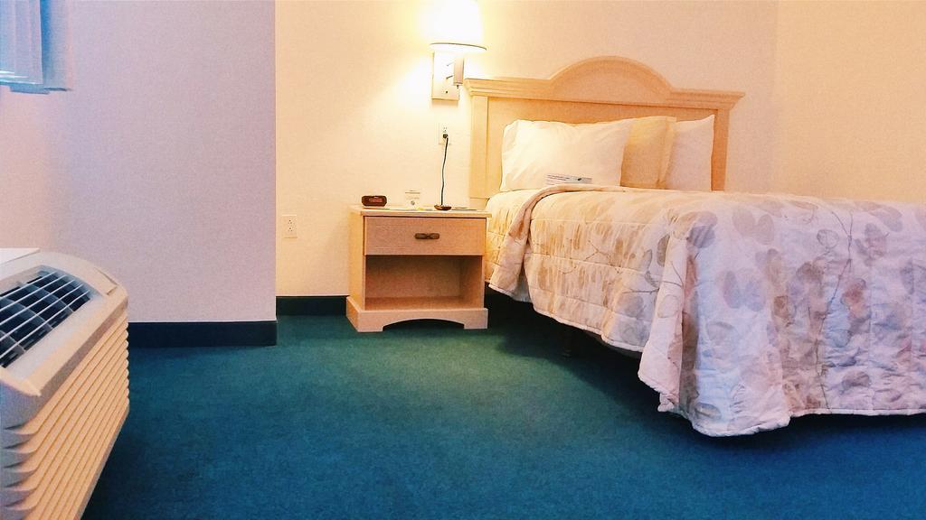 Days Inn Pensacola North Ferry Pass エクステリア 写真