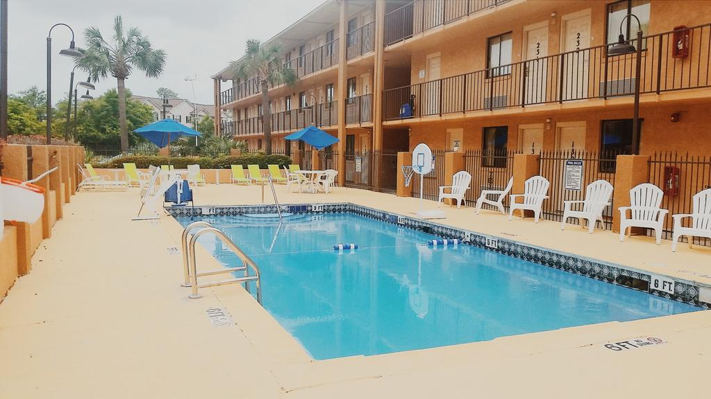 Days Inn Pensacola North Ferry Pass エクステリア 写真